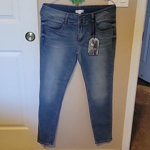 Kendall & Kylie Kompact Waist Mid-Rise Skinny Jeans Size 13/14